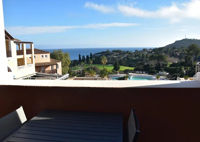 Cap One, Au Coeur De Cap Esterel Vue & Piscines - Acces Piscines Et Parking Couvert Inclus *