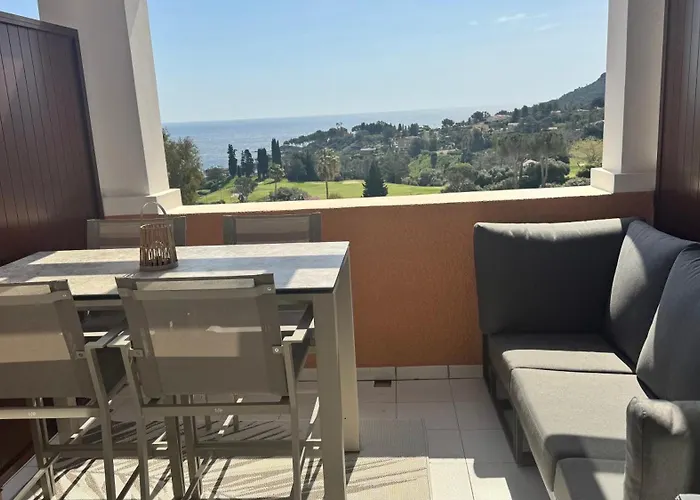 Cap One, Au Coeur De Cap Esterel Vue & Piscines - Acces Piscines Et Parking Couvert Inclus アパート Saint-Raphaël